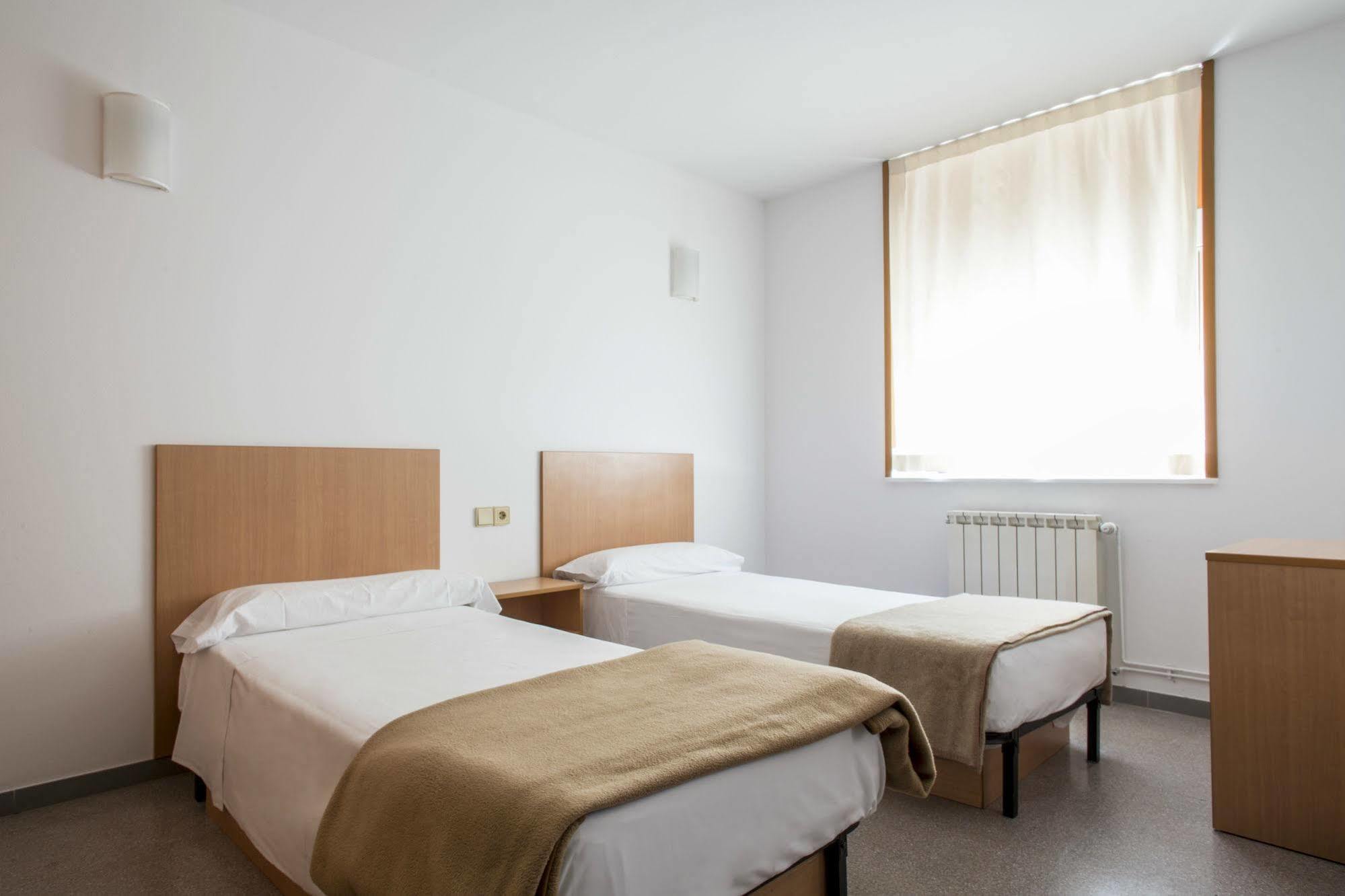 Residencia Universitaria Resa Campus De Montilivi Albergue